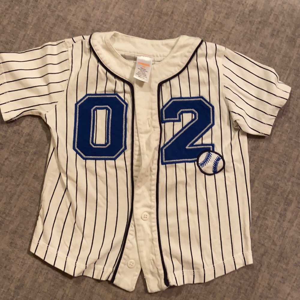 Excellent baseball tee